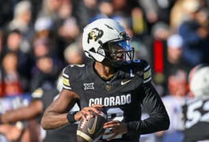 Photo: Shedeur Sanders Unveils Custom Giants Cleats for Colorado’s Bowl Game Against BYU