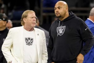 Report: Raiders’ Antonio Pierce Told by Mark Davis to Focus on Wins, Not Draft Pick